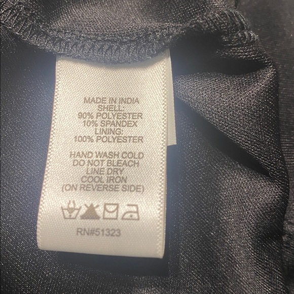 Elegant Black Velvet Dress with Embellishments - Picture 12 of 12